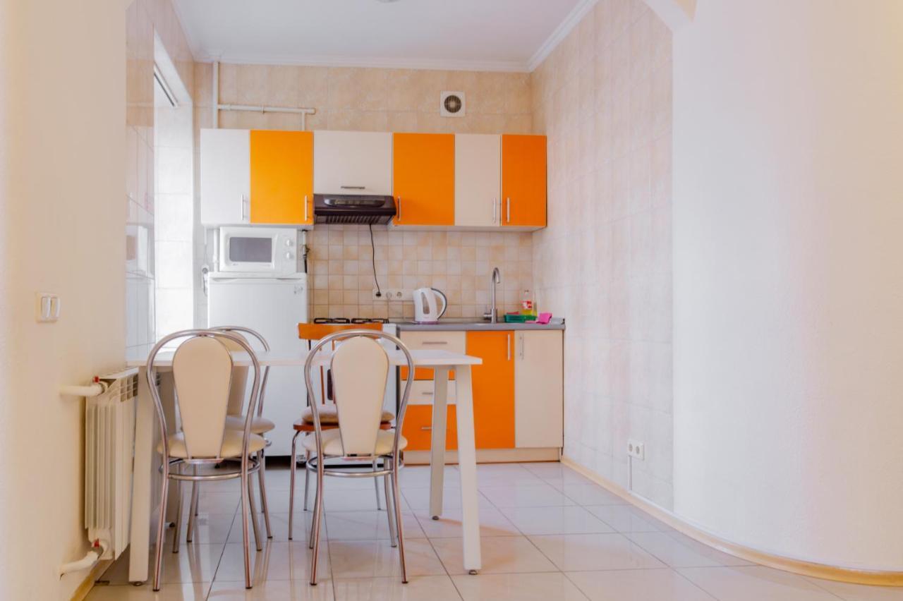 Apartment Triokhsviatytelskaya Street 3 Kyiv Exterior foto