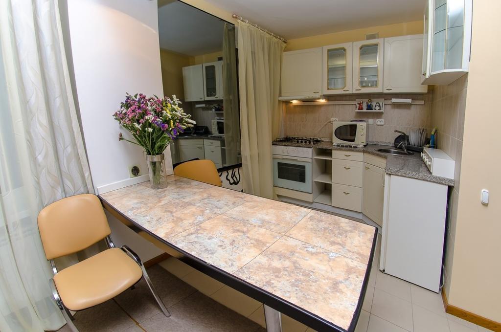 Apartment Triokhsviatytelskaya Street 3 Kyiv Exterior foto