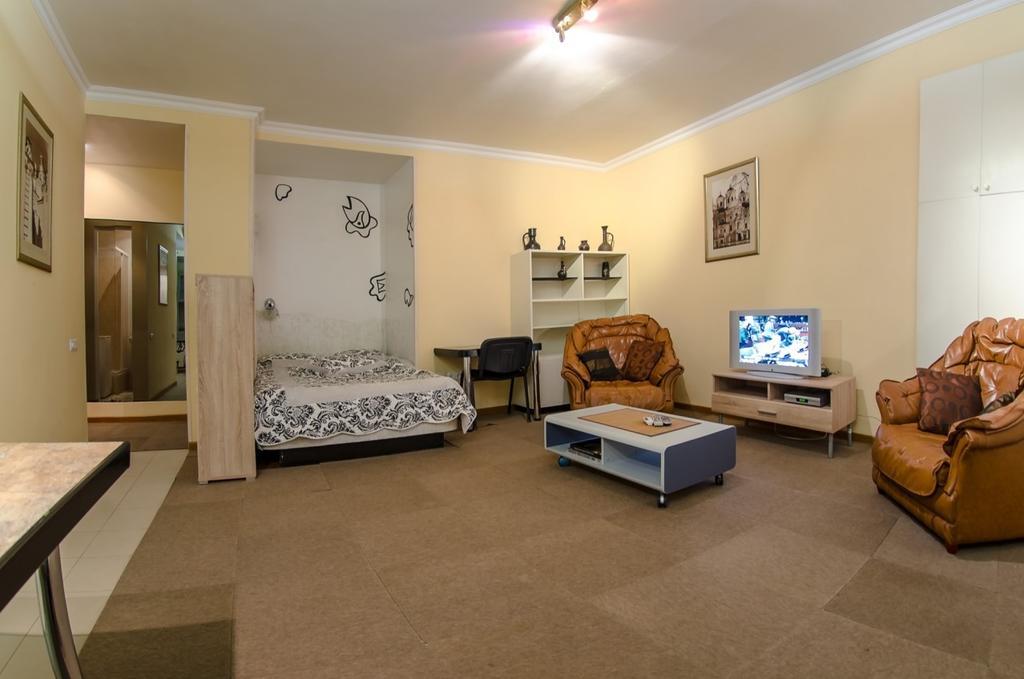 Apartment Triokhsviatytelskaya Street 3 Kyiv Exterior foto