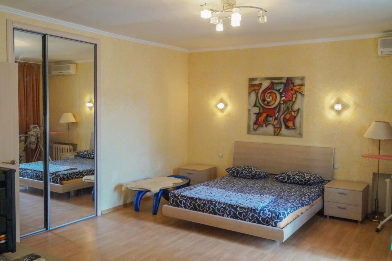 Apartment Triokhsviatytelskaya Street 3 Kyiv Exterior foto