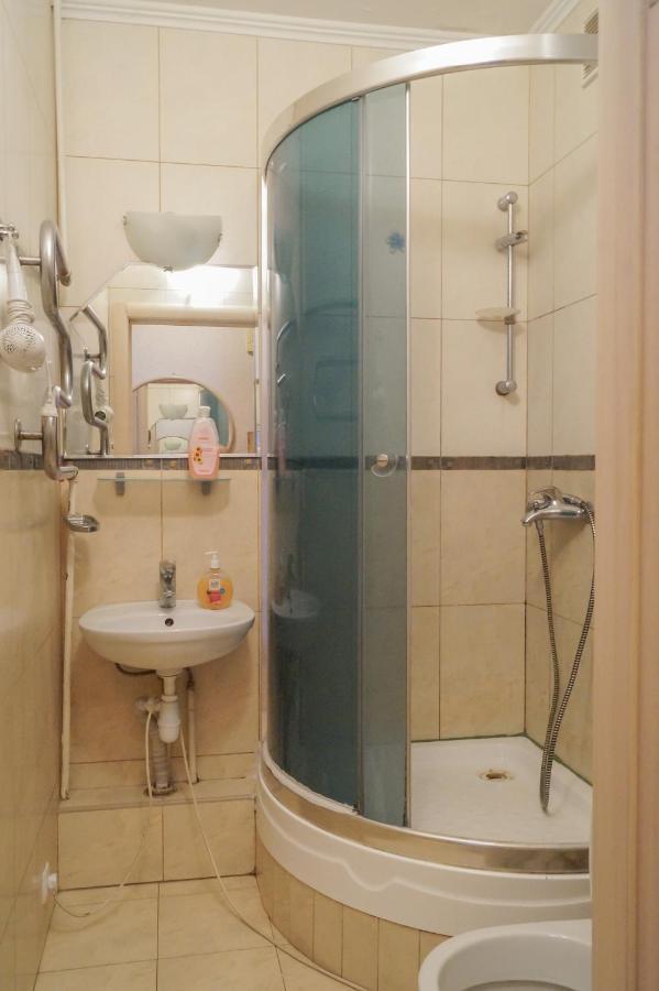Apartment Triokhsviatytelskaya Street 3 Kyiv Exterior foto